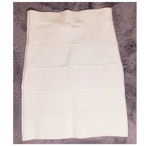 NWT NEW BCBG Maxazria Bandage Skirt Size Small Color Gardenia White